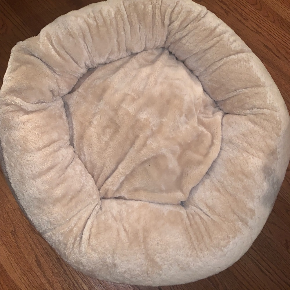 Preloved 32” Dog Bed